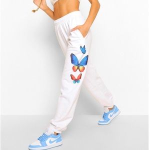 BOOHOO | WHITE BUTTERFLY SWEATPANTS
